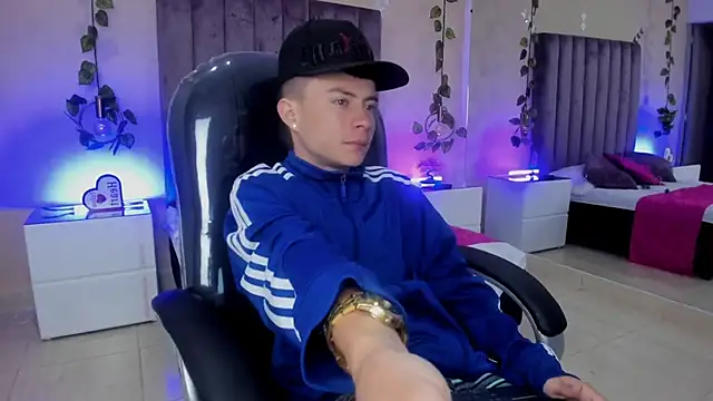 Nascary Fox online show from November 2025 12:09:02 PM