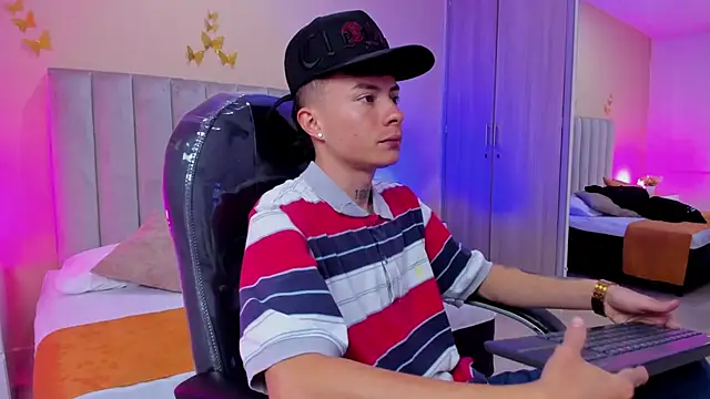 Nascary Fox online show from January 2026 07:07:02 PM