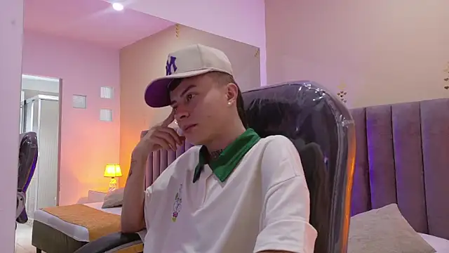 Nascary Fox online show from November 2025 02:40:02 PM