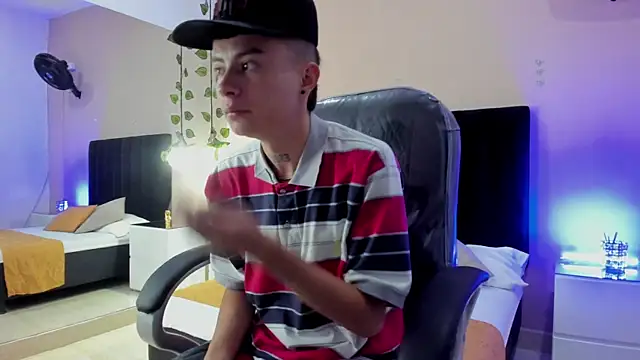 Nascary Fox online show from November 2025 12:54:02 PM