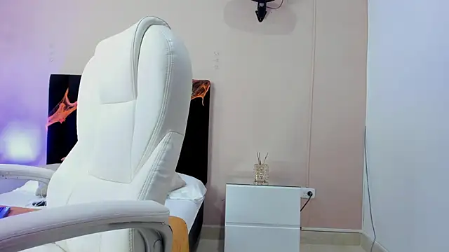 Nascary Fox online show from October 2025 07:47:02 PM