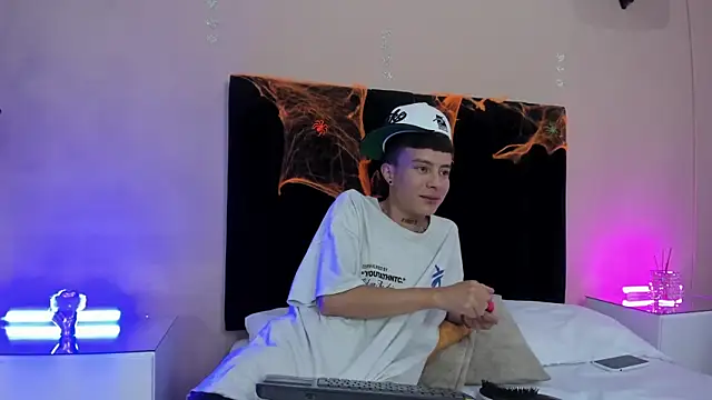 Nascary Fox online show from October 2025 07:50:01 PM