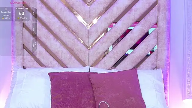 Martina-Roberts- online show from April 2026 03:57:02 AM