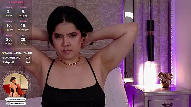 Martina-Roberts- online show from November 2025 04:04:01 AM