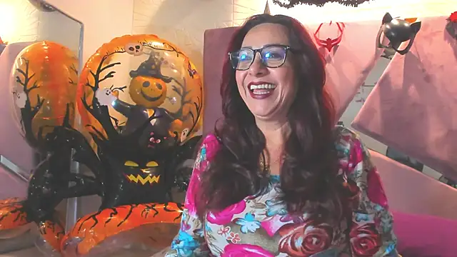 Snapshot of Madame_Angelic_ chatting on October 2025 05:43:02 AM Madame Angelic online show from October 2025 05:43:02 AM