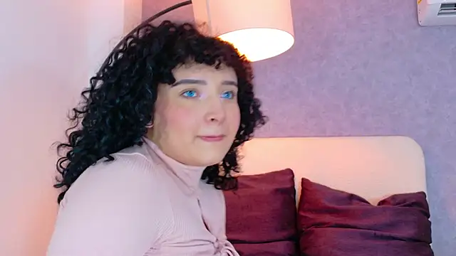 Snapshot of Tracielowe_w chatting on December 2025 03:32:02 AM Tracielowe w online show from December 2025 03:32:02 AM