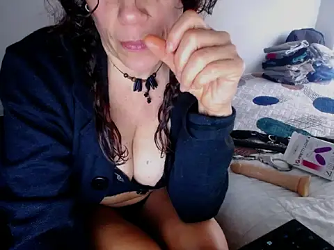 fenix colette online show from March 2026 06:55:01 PM