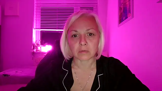Linsy Kim online show from September 2025 07:09:02 PM
