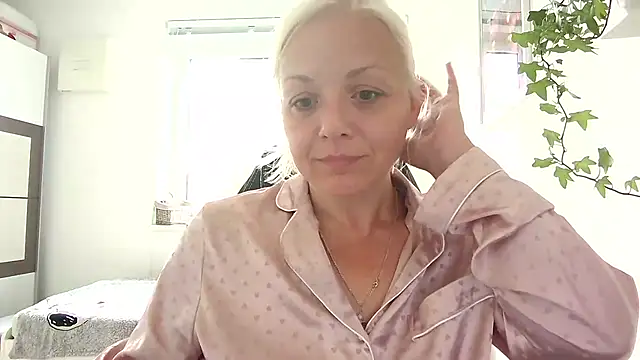 Linsy Kim online show from September 2025 07:08:02 AM