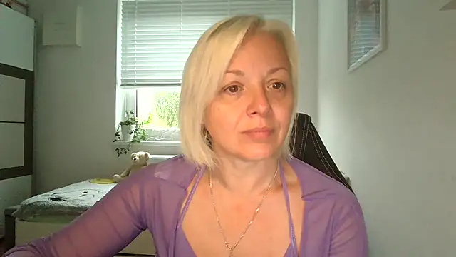 Linsy Kim online show from October 2025 05:44:01 AM