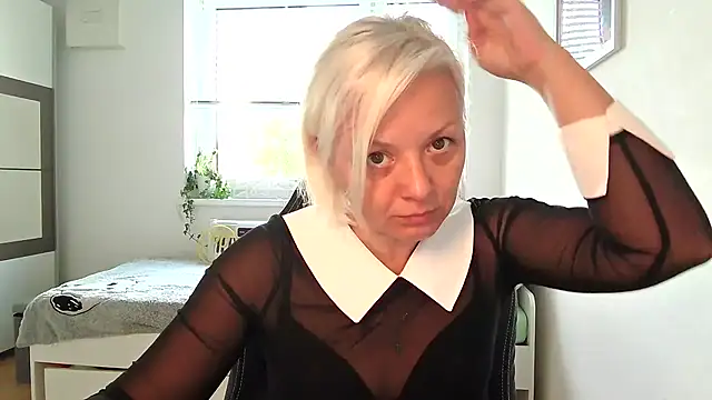 Linsy Kim online show from September 2025 05:47:01 AM