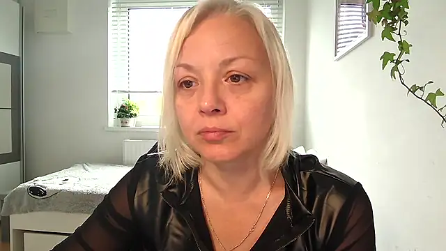 Linsy Kim online show from October 2025 07:40:02 AM