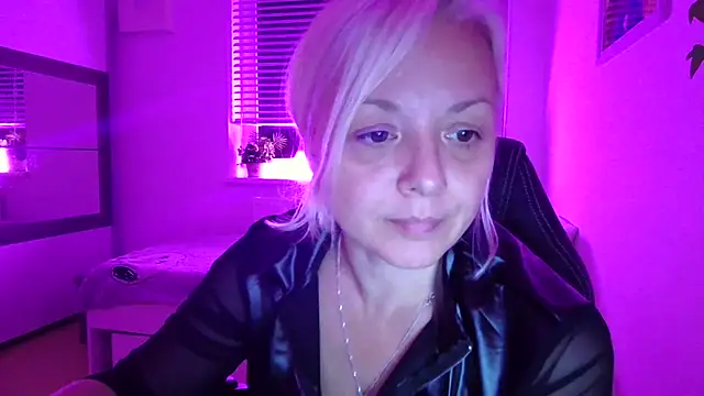 Linsy Kim online show from October 2025 07:46:01 PM