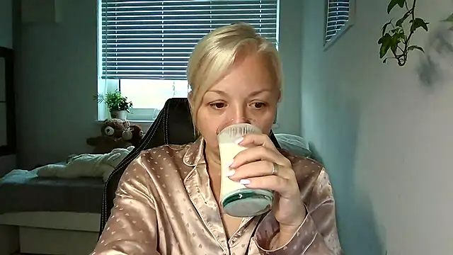 Linsy Kim online show from November 2025 07:01:02 AM