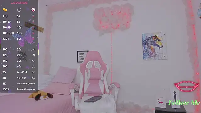 milfAaura online show from March 2026 03:16:01 AM