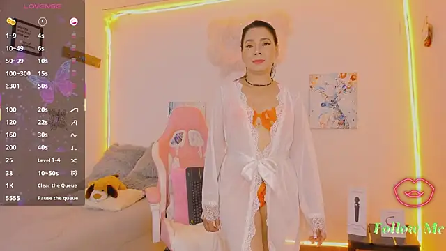 milfAaura online show from May 2026 02:21:02 AM