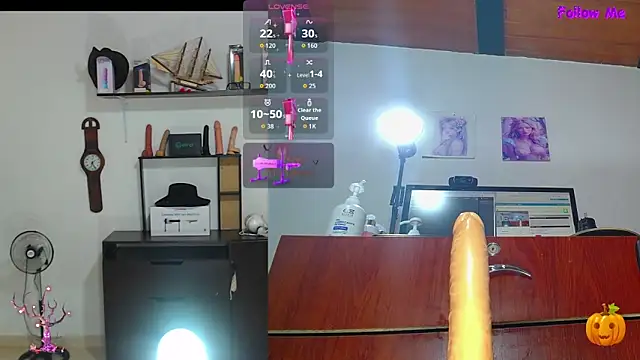 keily  funny online show from October 2025 12:02:01 PM