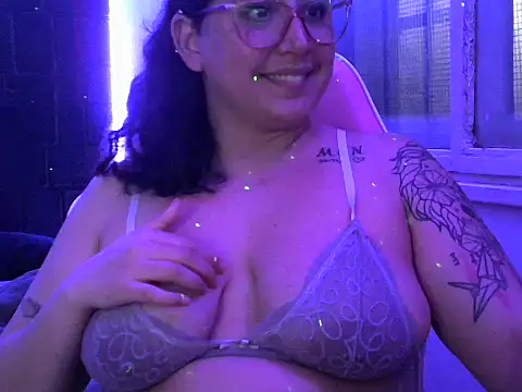 Snapshot of Sweet_yamii chatting on September 2025 11:44:01 PM Sweet yamii online show from September 2025 11:44:01 PM