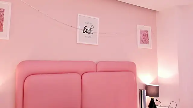 mia yeager online show from September 2025 03:56:01 PM