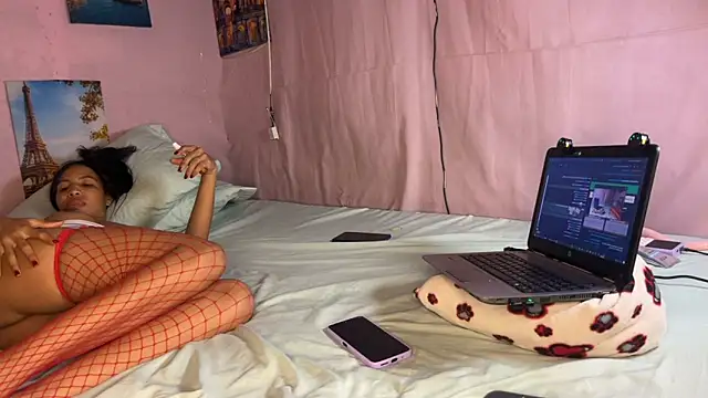 Snapshot of SpicyLolaX_NightDrip chatting on October 2025 04:55:02 AM SpicyLolaX NightDrip online show from October 2025 04:55:02 AM