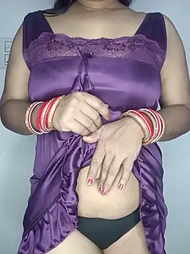 Snapshot of Komal_G chatting on October 2025 05:48:02 PM Komal G online show from October 2025 05:48:02 PM