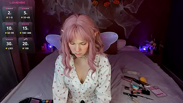 Hina Smith online show from October 2025 11:29:02 AM