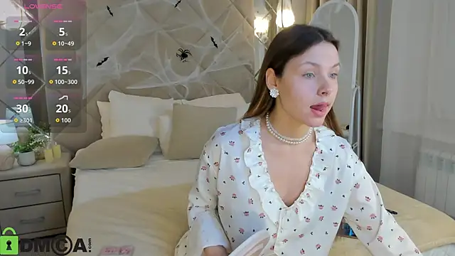 Hina Smith online show from October 2025 11:41:02 AM