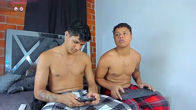 Snapshot of Robertmiller21 chatting on February 2026 12:51:02 AM Robertmiller21 online show from February 2026 12:51:02 AM