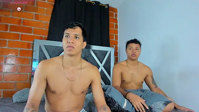 Snapshot of Robertmiller21 chatting on February 2026 12:32:01 AM Robertmiller21 online show from February 2026 12:32:01 AM