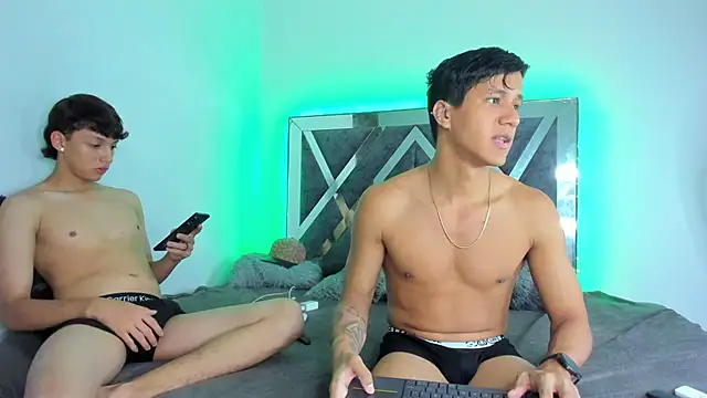 Snapshot of Robertmiller21 chatting on February 2026 06:21:01 PM Robertmiller21 online show from February 2026 06:21:01 PM