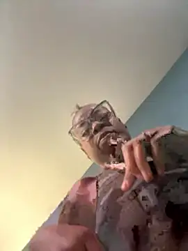 Snapshot of Tishrella6 chatting on January 2026 09:42:02 PM Tishrella6 online show from January 2026 09:42:02 PM