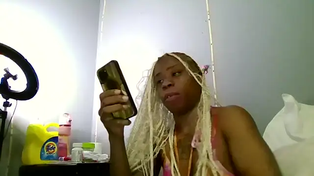 Snapshot of Tishrella6 chatting on February 2026 09:42:01 AM Tishrella6 online show from February 2026 09:42:01 AM