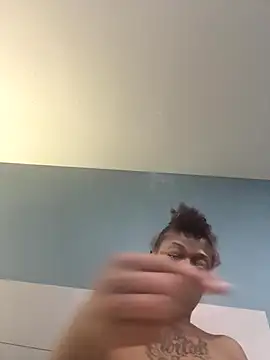 Snapshot of Tishrella6 chatting on January 2026 03:55:01 AM Tishrella6 online show from January 2026 03:55:01 AM