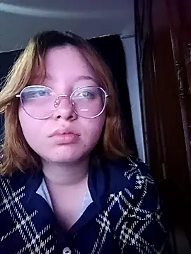 Snapshot of Hot_L0vers chatting on October 2025 01:37:02 AM Hot L0vers online show from October 2025 01:37:02 AM