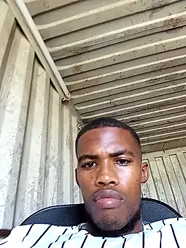 Snapshot of Basslanie chatting on December 2025 11:31:01 AM Basslanie online show from December 2025 11:31:01 AM