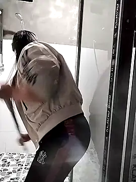 venu00 online show from February 2026 02:37:01 PM