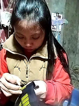 venu00 online show from December 2025 01:35:02 PM