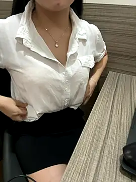 Snapshot of kem_2000 chatting on November 2025 12:38:01 PM kem 2000 online show from November 2025 12:38:01 PM