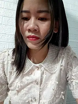 Singlemom69x online show from November 2025 12:25:01 AM