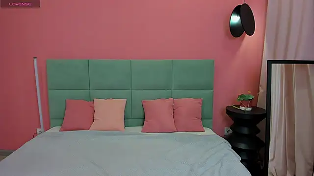 Snapshot of Jennifer_Munoz chatting on November 2025 01:31:01 AM Jennifer Munoz online show from November 2025 01:31:01 AM