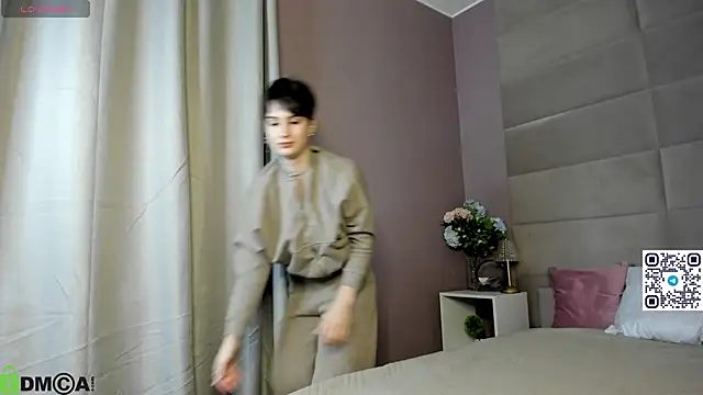 Adeline Perle online show from October 2025 01:28:01 AM