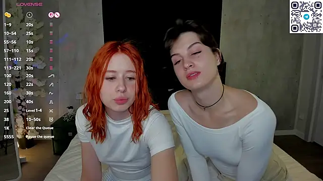 Adeline Perle online show from September 2025 12:39:01 AM
