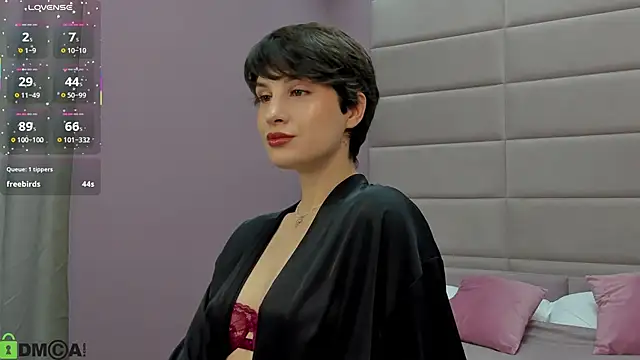 Adeline Perle online show from November 2025 01:28:01 AM