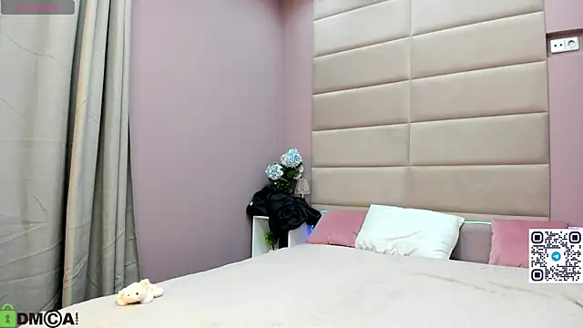 Adeline Perle online show from October 2025 01:15:02 AM