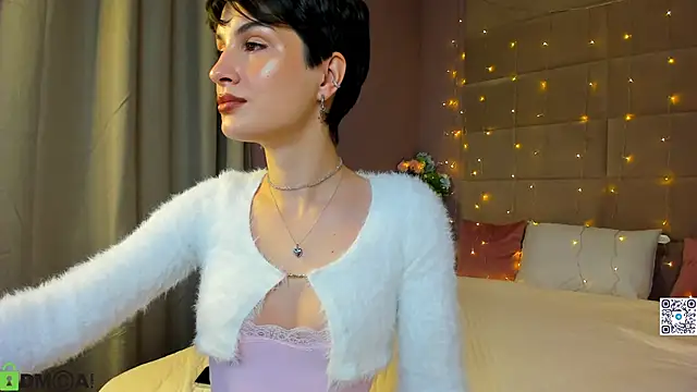 Adeline Perle online show from October 2025 02:13:02 AM