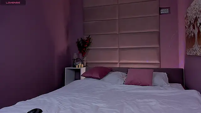 Adeline Perle online show from December 2025 02:06:01 AM