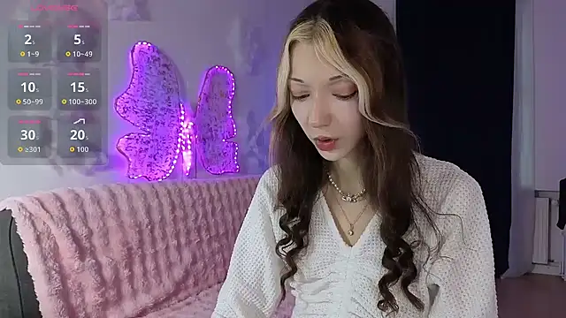KiraGlam online show from September 2025 10:17:02 AM