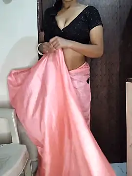 Savita2310 online show from December 2025 06:35:01 PM