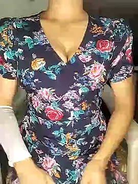 Savita2310 online show from November 2025 06:52:01 PM