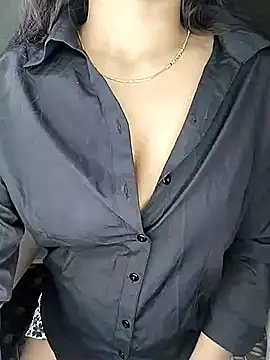 Savita2310 online show from November 2025 06:00:01 PM